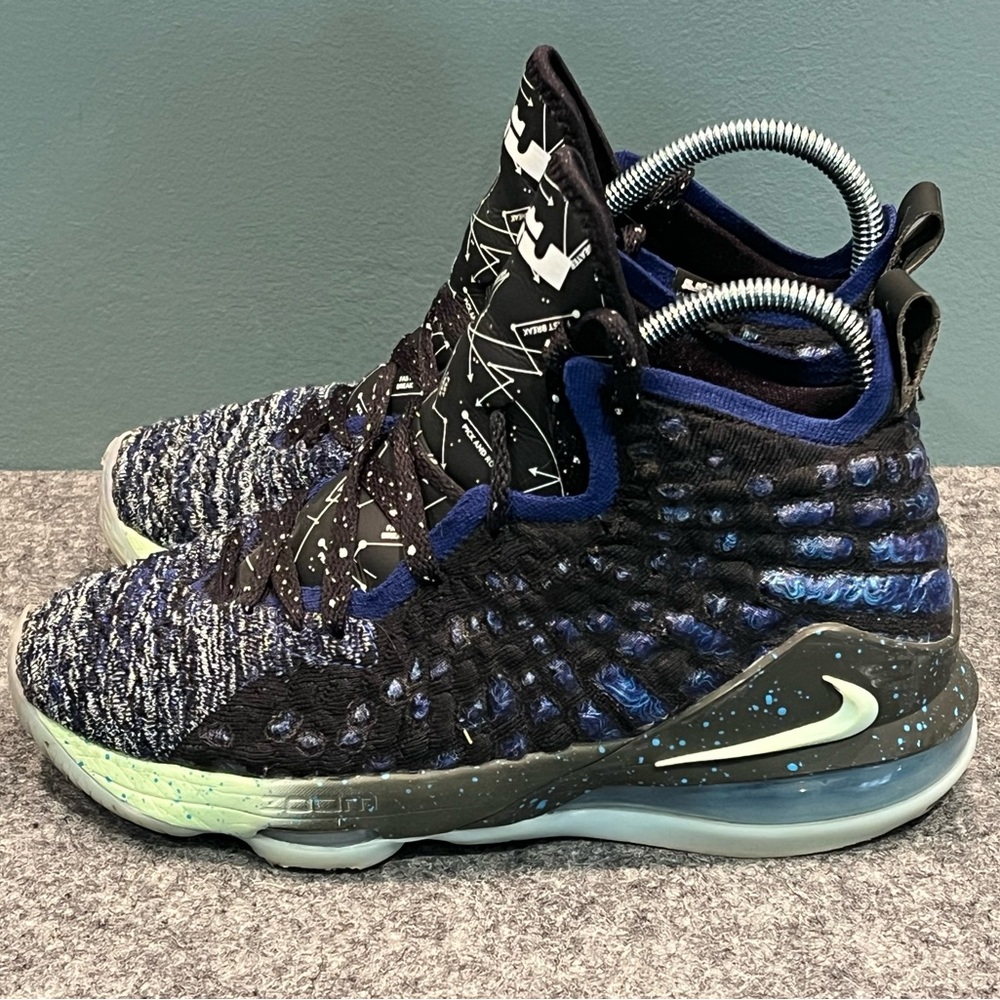 Nike LeBron XVII ‘Constellations’ Big Kids' Shoes Size 5Y
